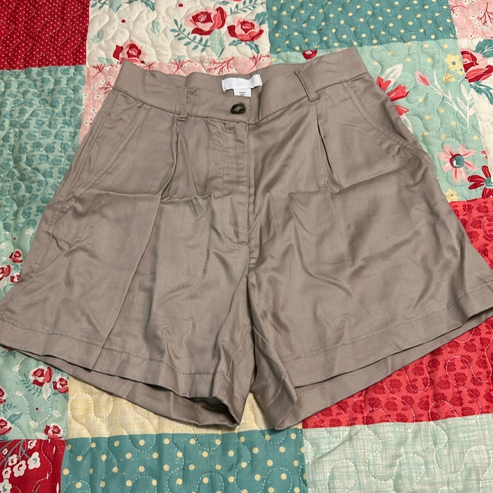 H&M Shorts size 4